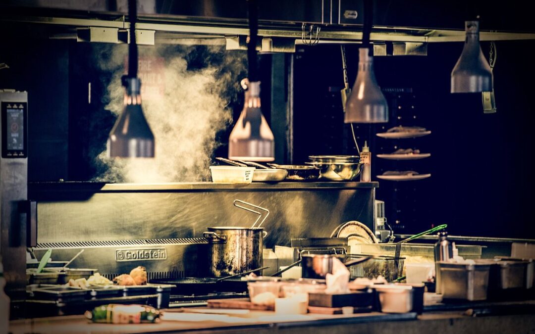 Najpopularniejsze maszyny i sprzęty wykorzystywane w profesjonalnej kuchni